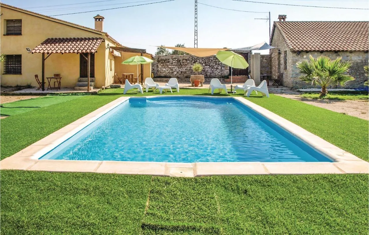 Tatil Evi Cozy Home In Villanueva Del Duque With Kitchen