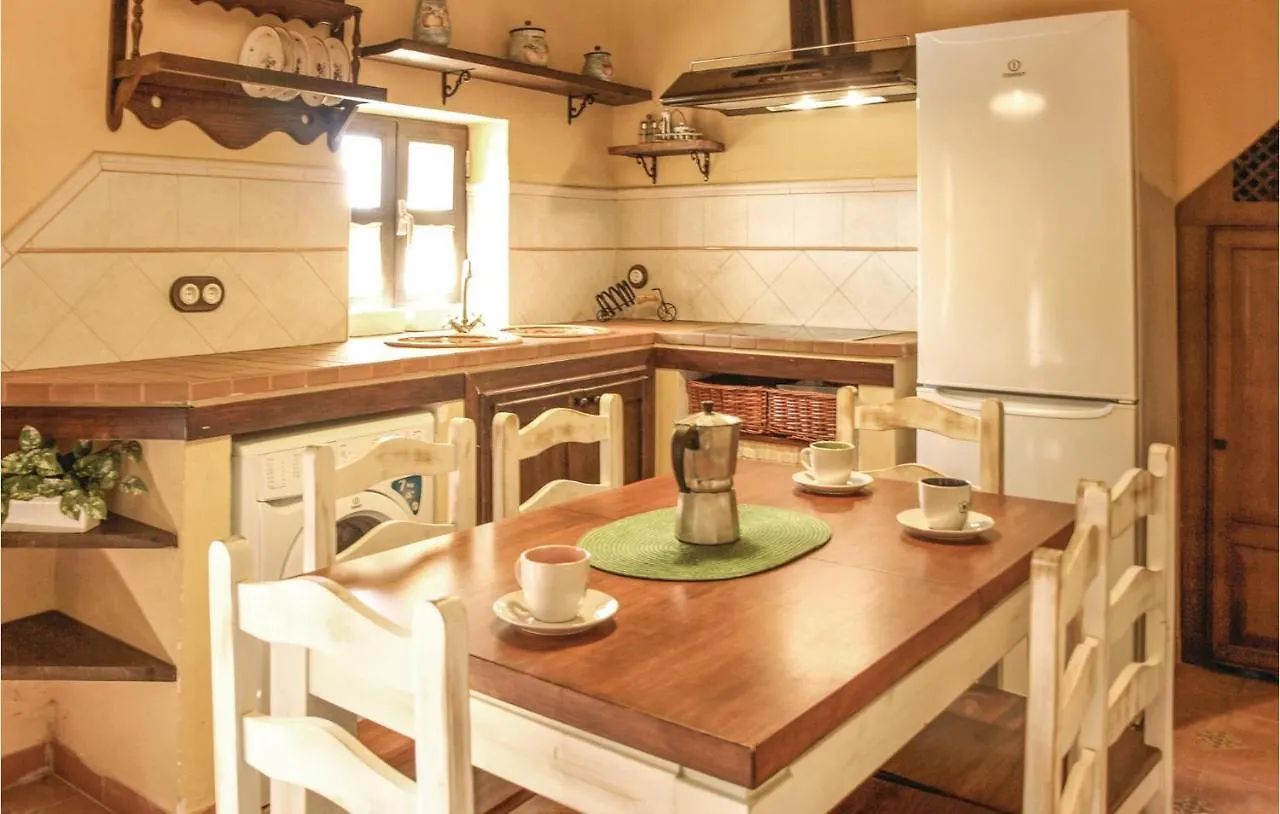 Cozy Home In Villanueva Del Duque With Kitchen Tatil Evi