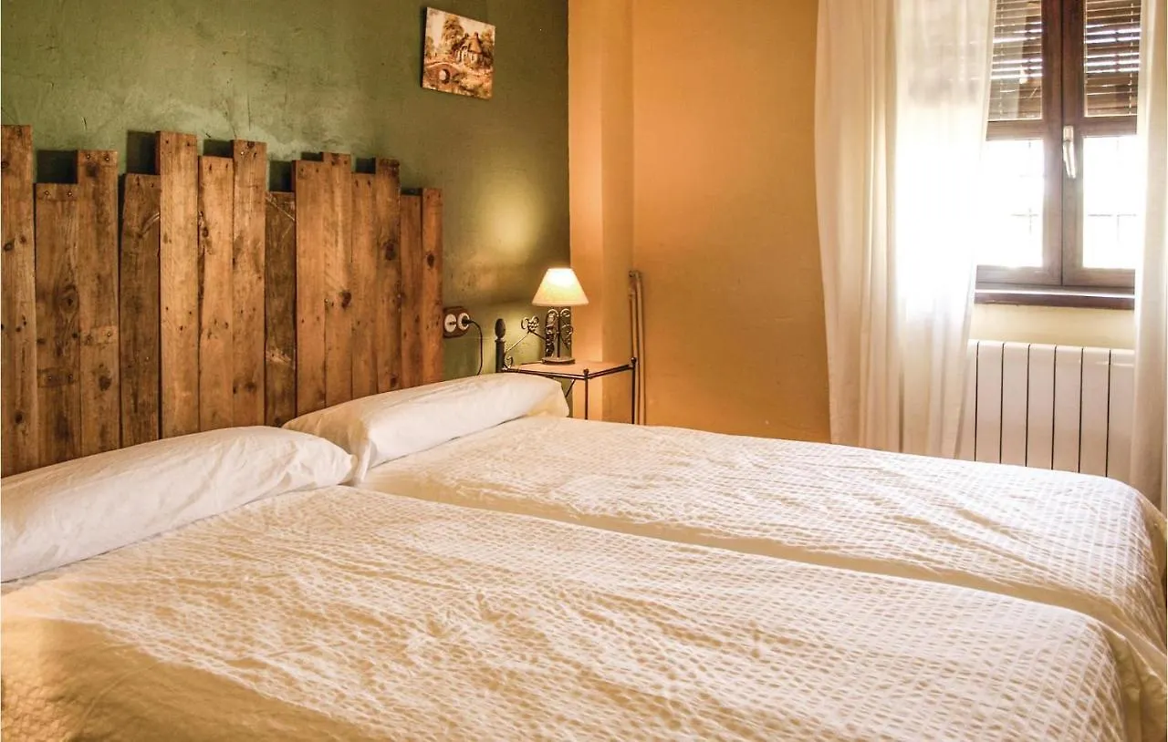 Cozy Home In Villanueva Del Duque With Kitchen Tatil Evi