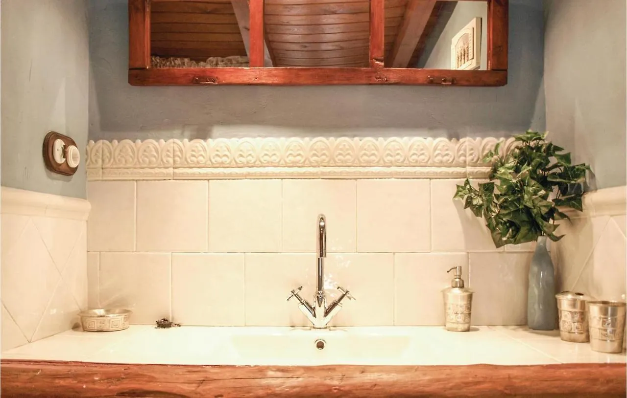 Cozy Home In Villanueva Del Duque With Kitchen Tatil Evi