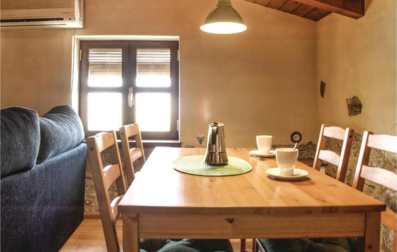 Cozy Home In Villanueva Del Duque With Kitchen Tatil Evi
