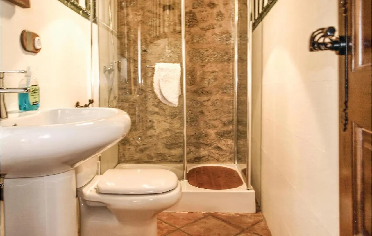 Tatil Evi Cozy Home In Villanueva Del Duque With Kitchen