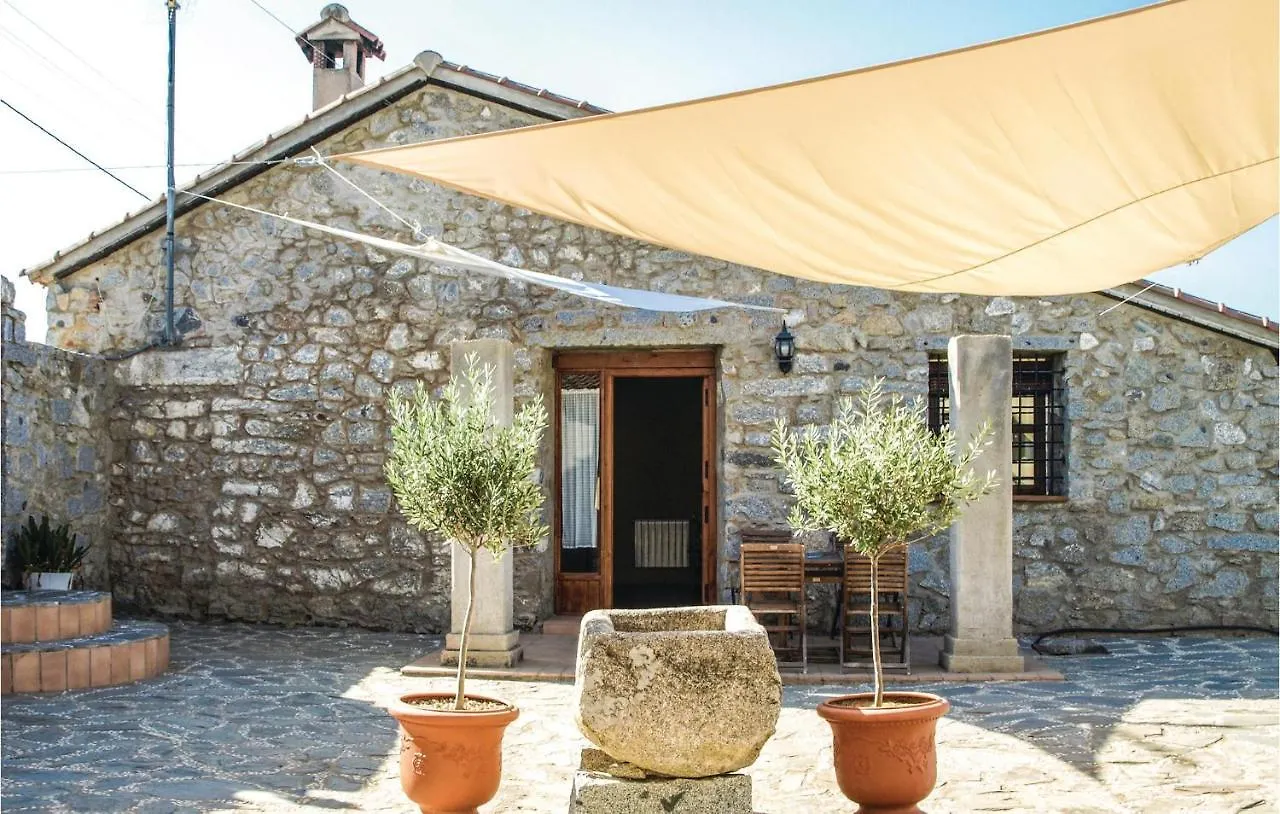Cozy Home In Villanueva Del Duque With Kitchen