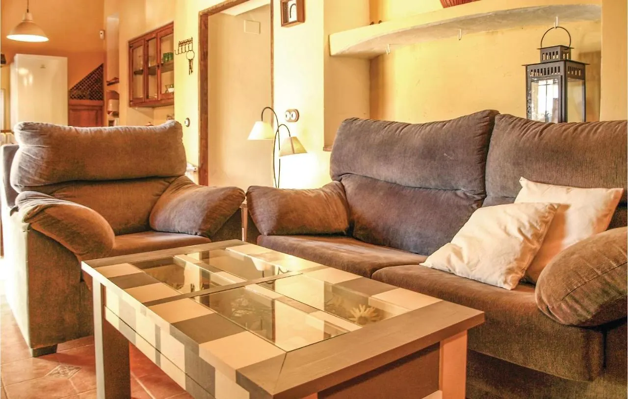 Cozy Home In Villanueva Del Duque With Kitchen Spain